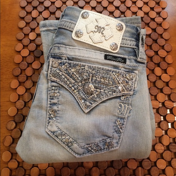 Miss Me Denim - Miss Me Jeans - NWOT tiny size 22 x 31 - lightwash