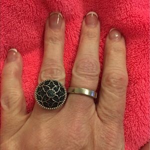 Sterling silver ring with beautiful blue diamonds