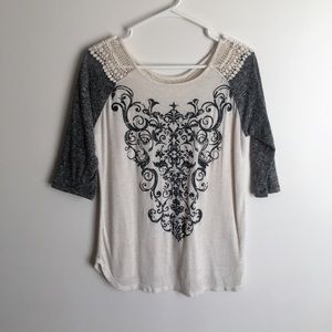Lace quarter sleeve