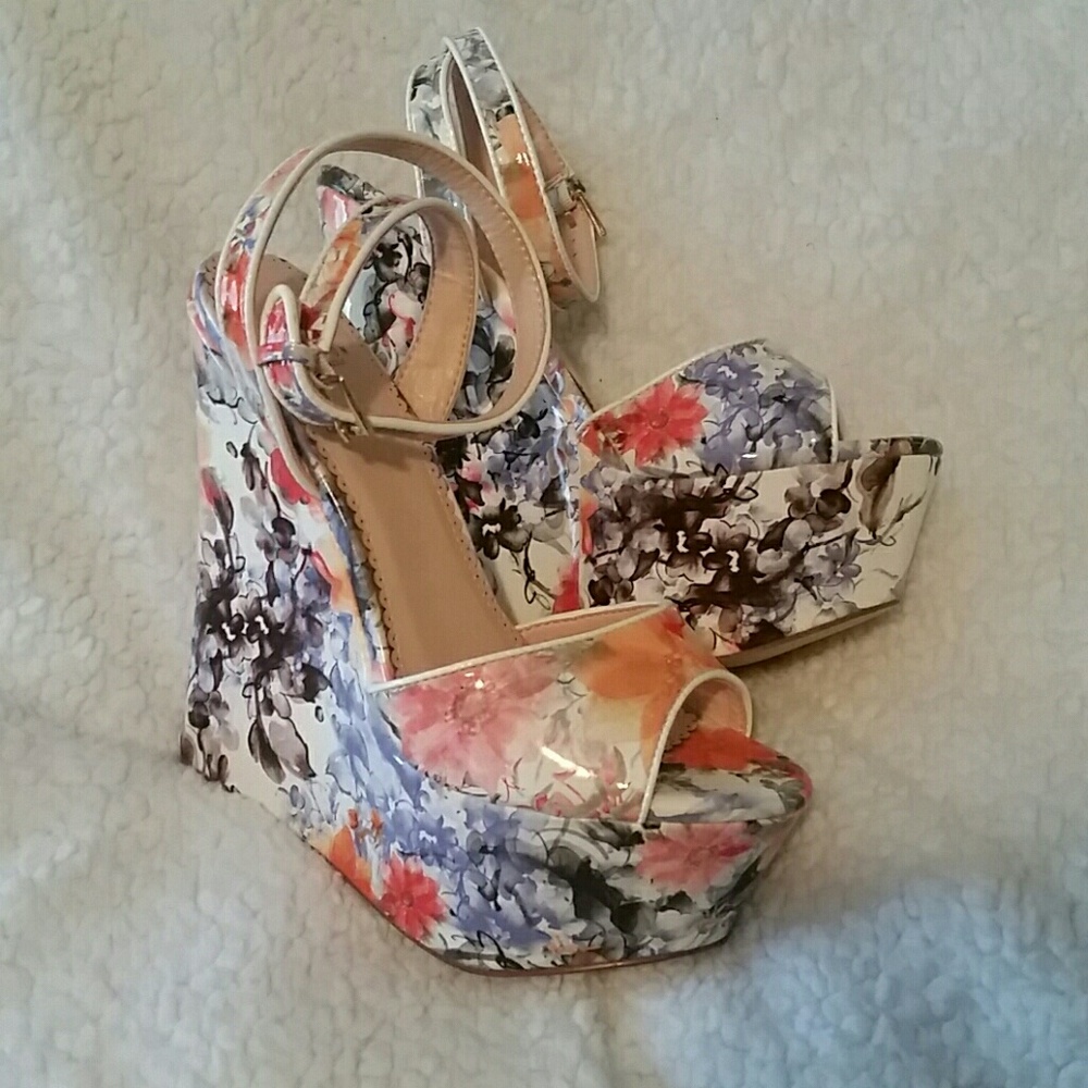 Floral platform wedge heels