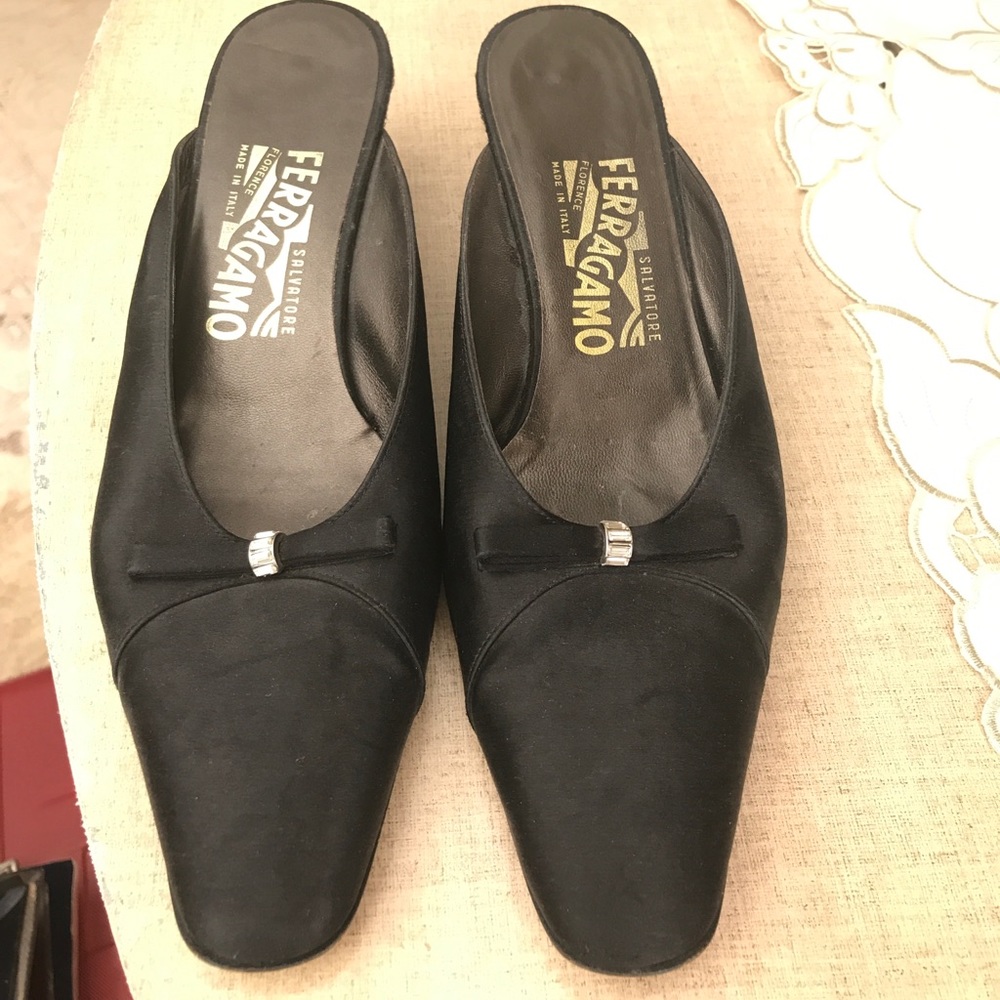 Satin Ferragamo mule with rhinestone in the front