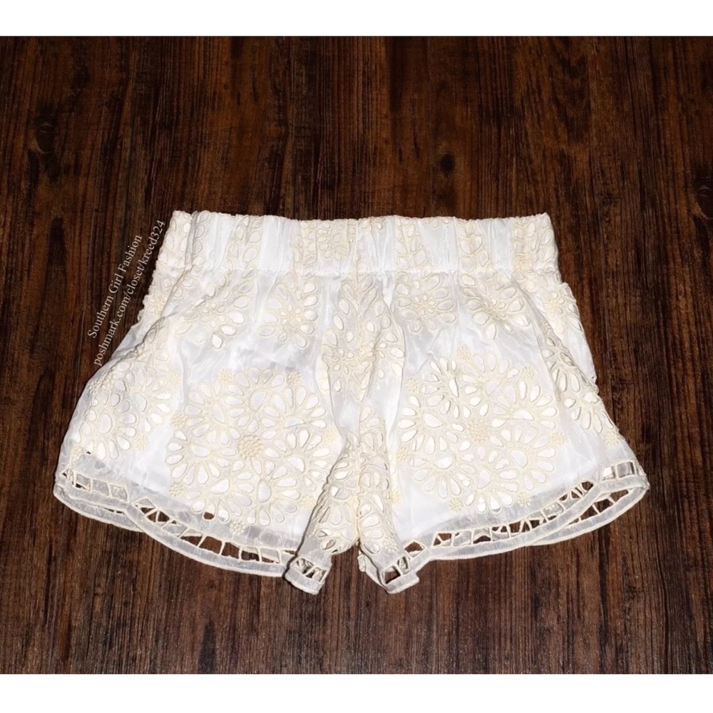 DOLCE VITA Eyelet Shorts Intricate Lace Gauze Mini - Picture 5 of 7