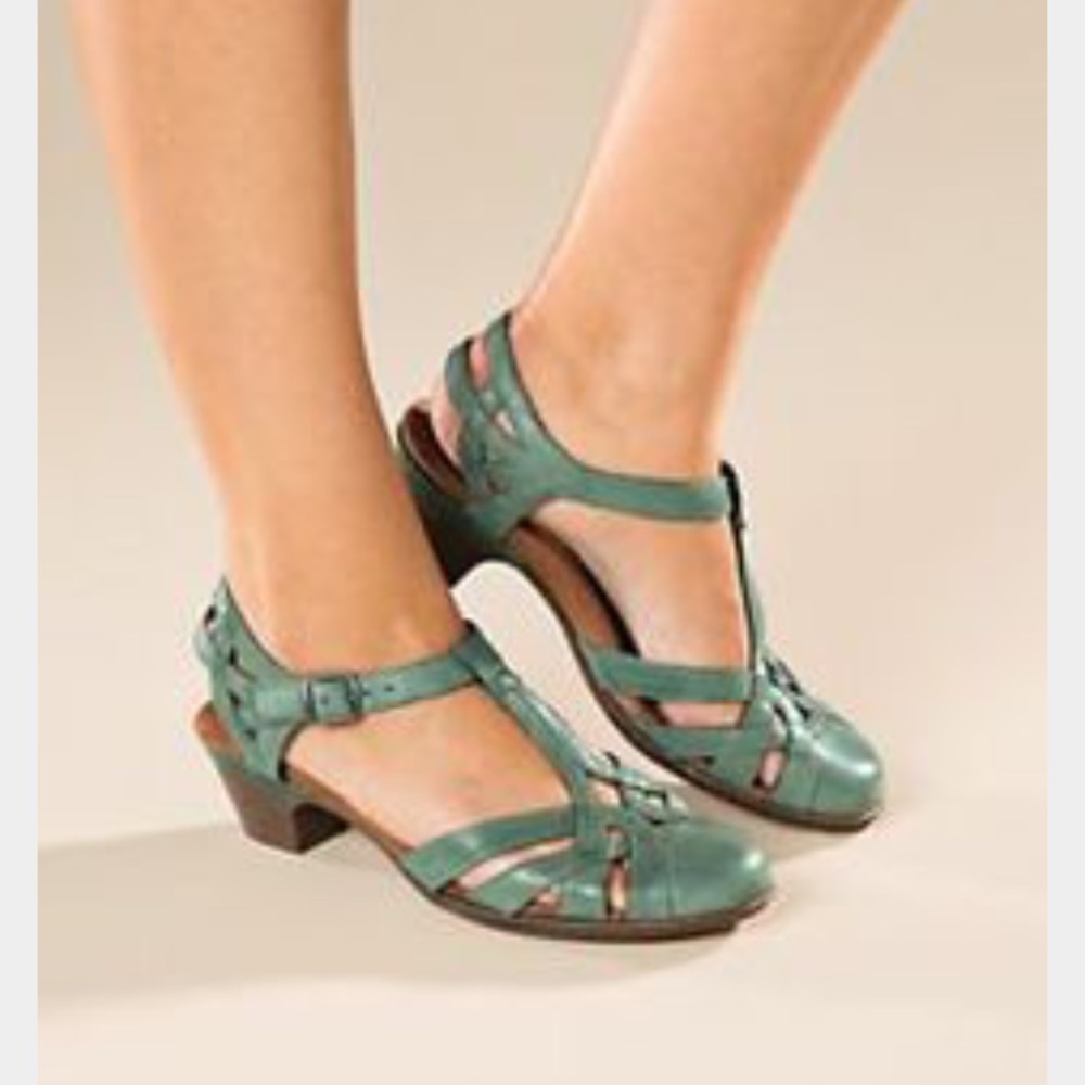 Cobb Hill EUC dress sandals