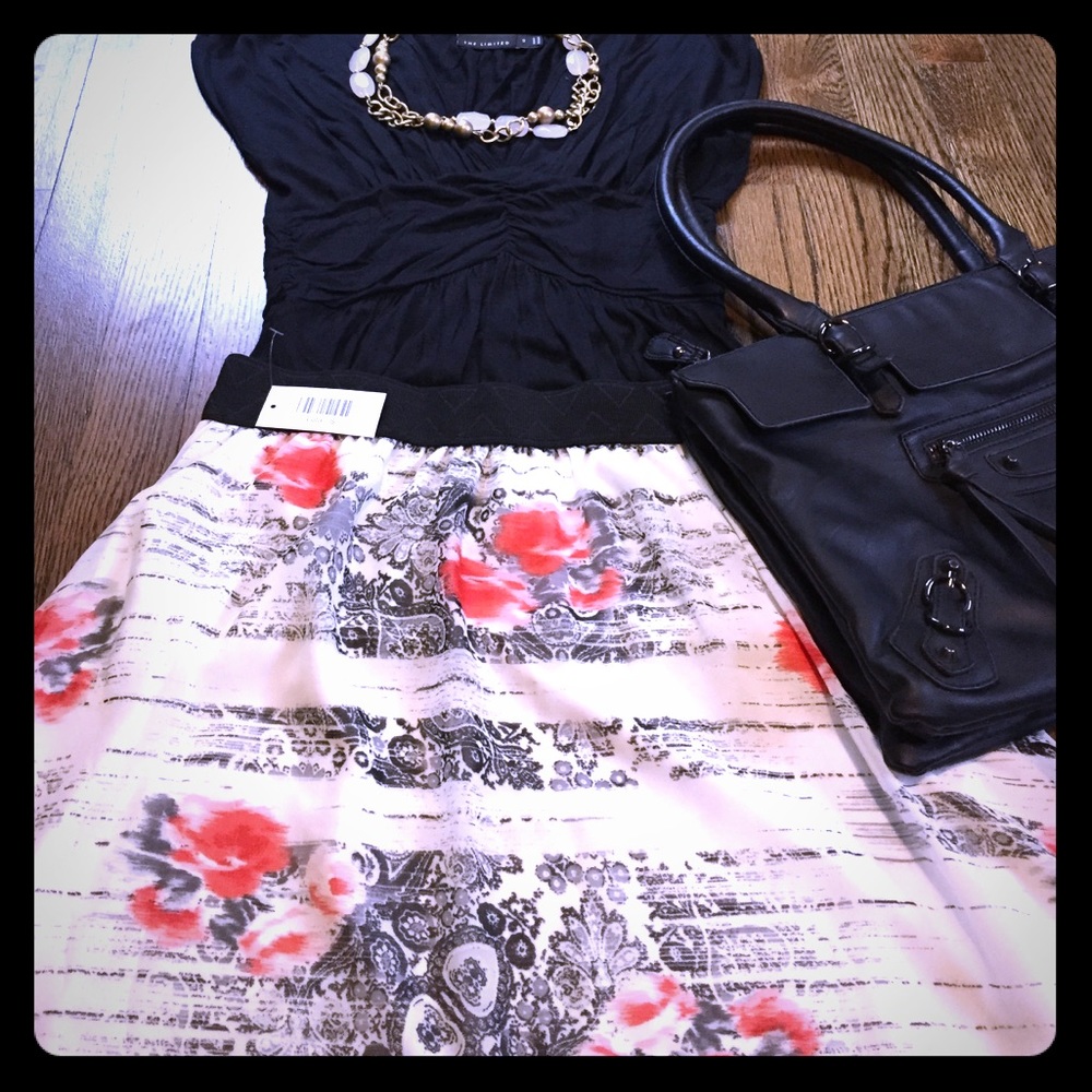 NWT Small Floral and Paisley Lola