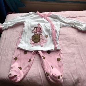 Beautiful baby girl outfit!