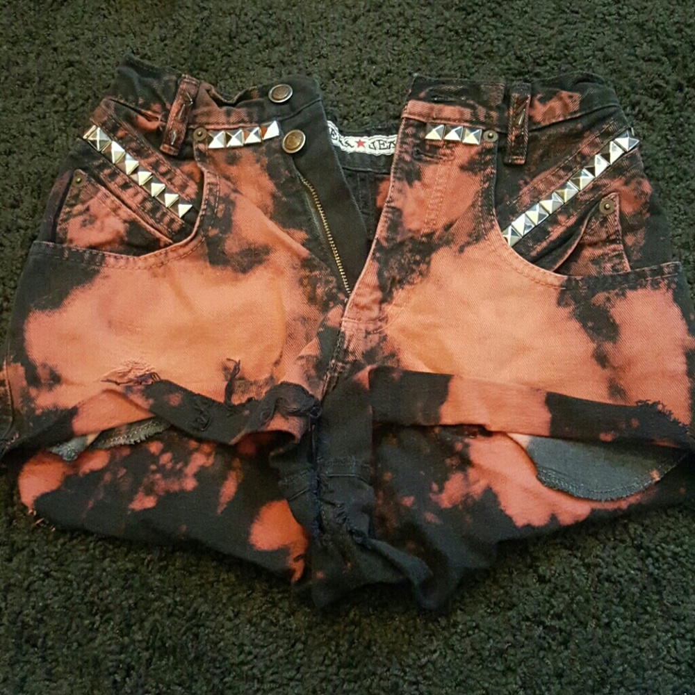 Acid wash denim shorts with studs