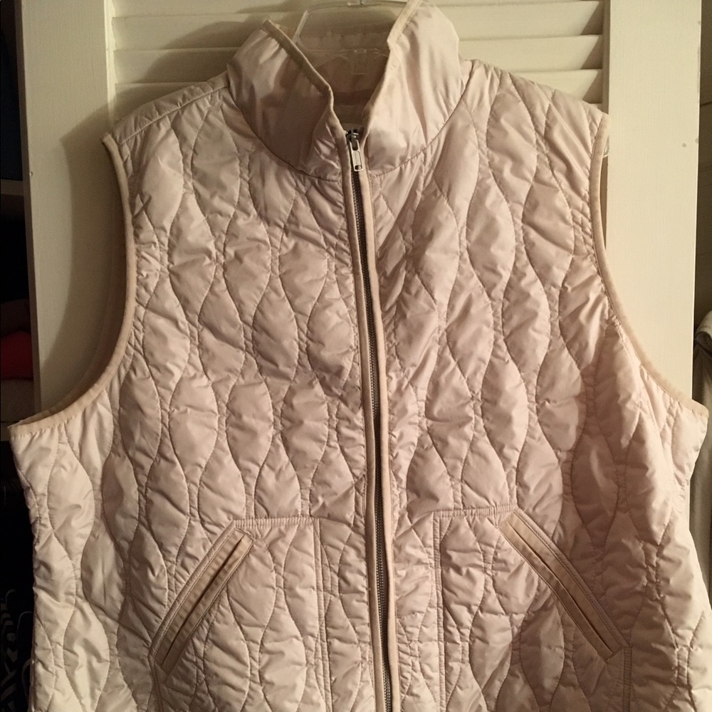 NWOT Old Navy Quilted lightweight Vest