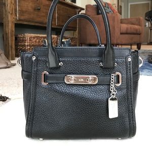COACH Swagger 15 (Black)
