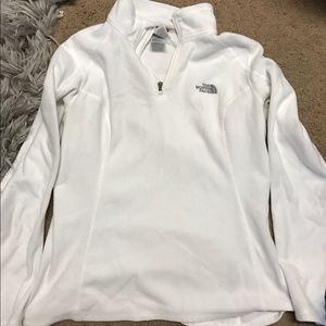 White fleece north face size M