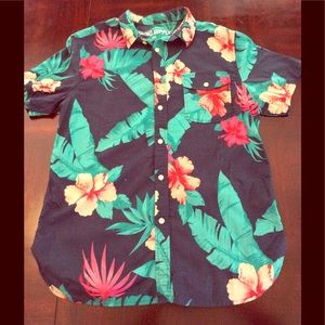 Hawaii Style button Down Shirt size M