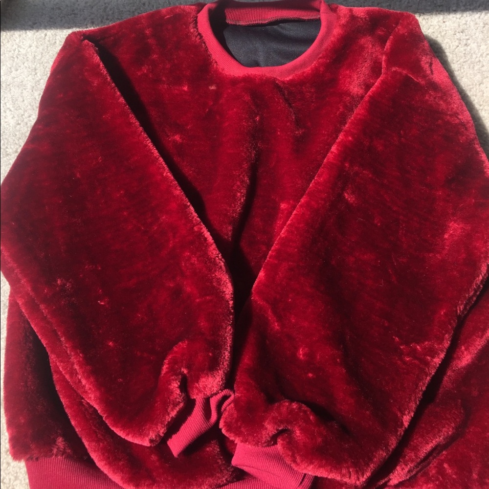 Reminds you of the ♥️sweater Rihanna was wearing