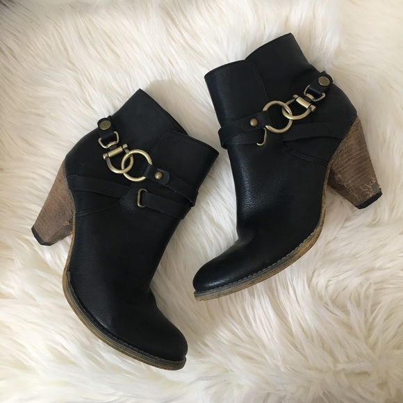 60 off Very Volatile Shoes Very Volatile Ankle Boots 60 off Very Volatile Shoes Very Volatile Ankle Boots