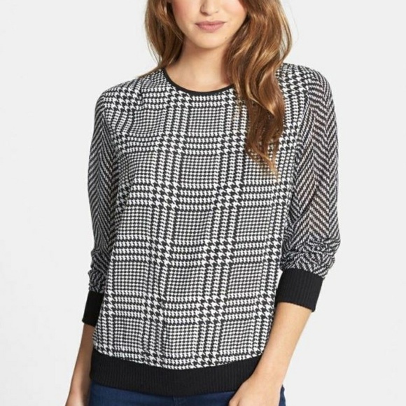 Michael Kors Tops - Michael Kors Houndstooth Print Crepe Top SZ L