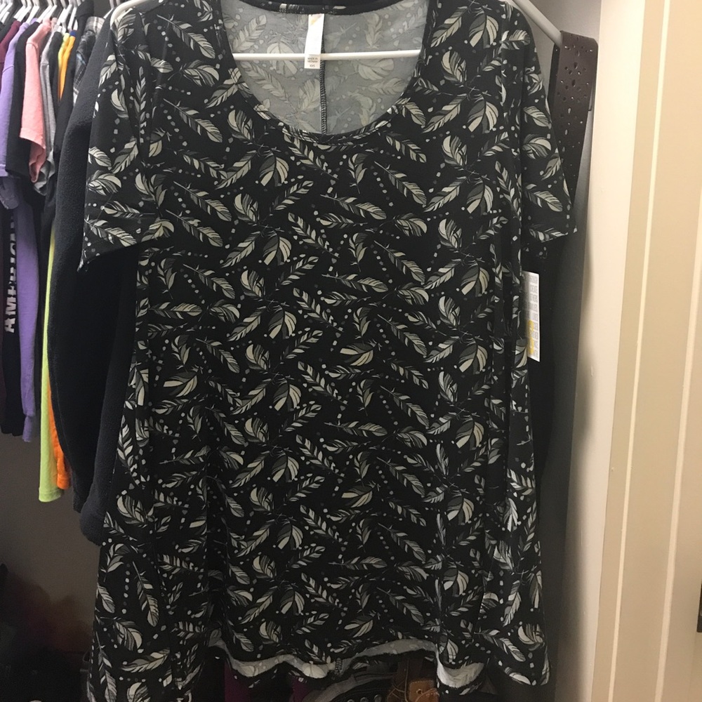 Lularoe XXS Perfect Tee. BNWT