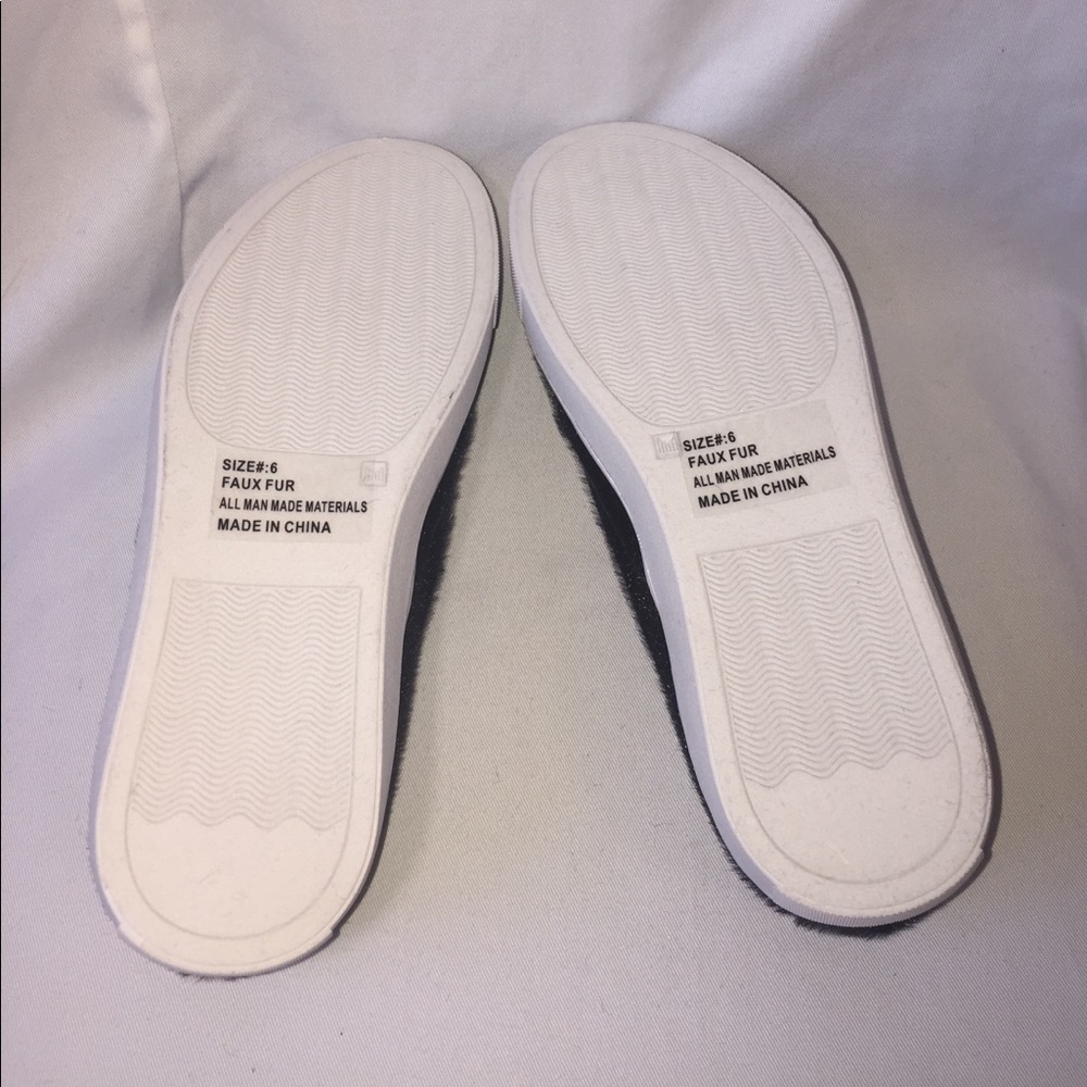 ✨LAST CHANCE!✨Soft black Slip on sneakers - Picture 6 of 8