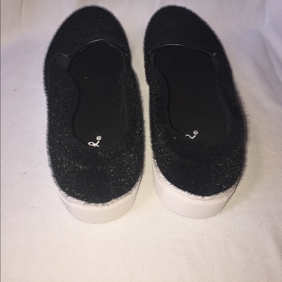 ✨LAST CHANCE!✨Soft black Slip on sneakers - Picture 7 of 8