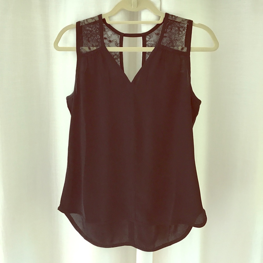 Banana Republic (XS) lace detail top