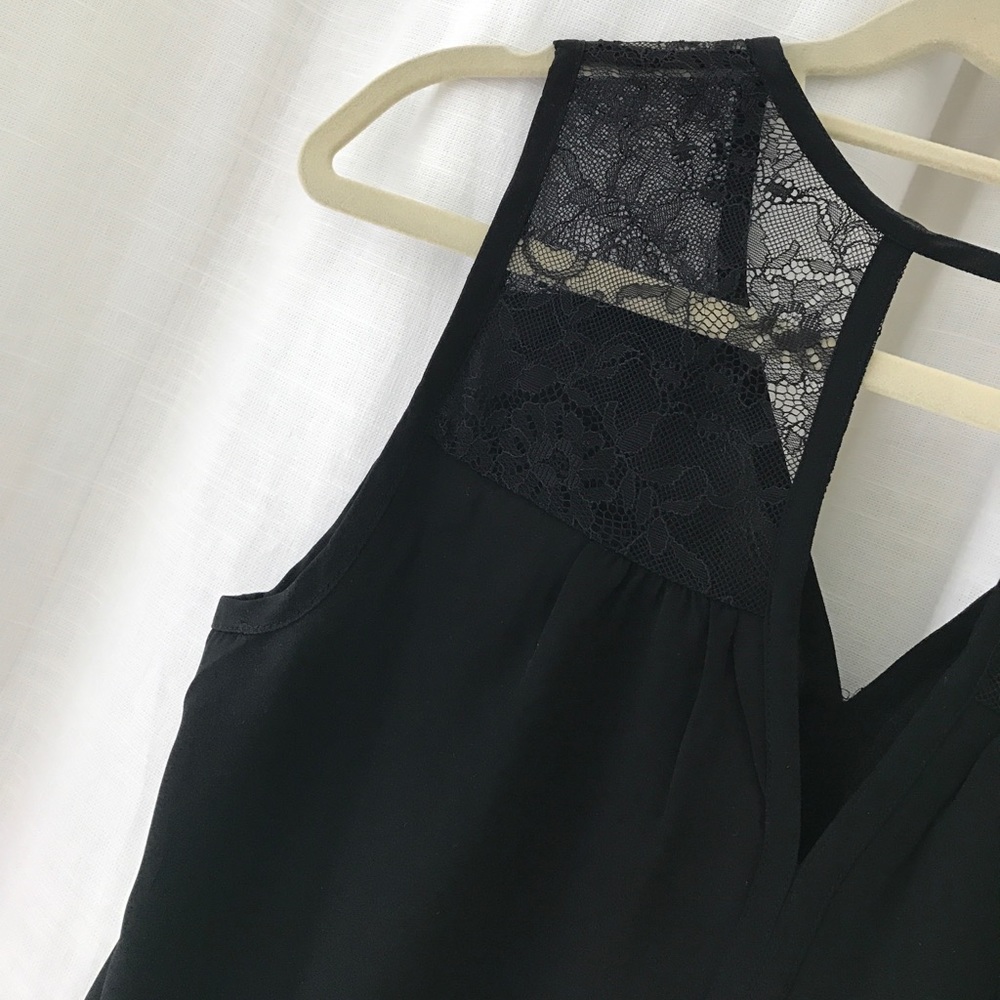 Banana Republic (XS) lace detail top - Picture 3 of 4