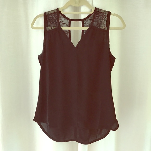 Banana Republic Tops - Banana Republic (XS) lace detail top