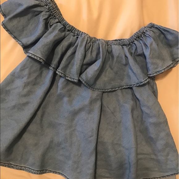 Cute, Jean colored, off the shoulders top! - Picture 5 of 5