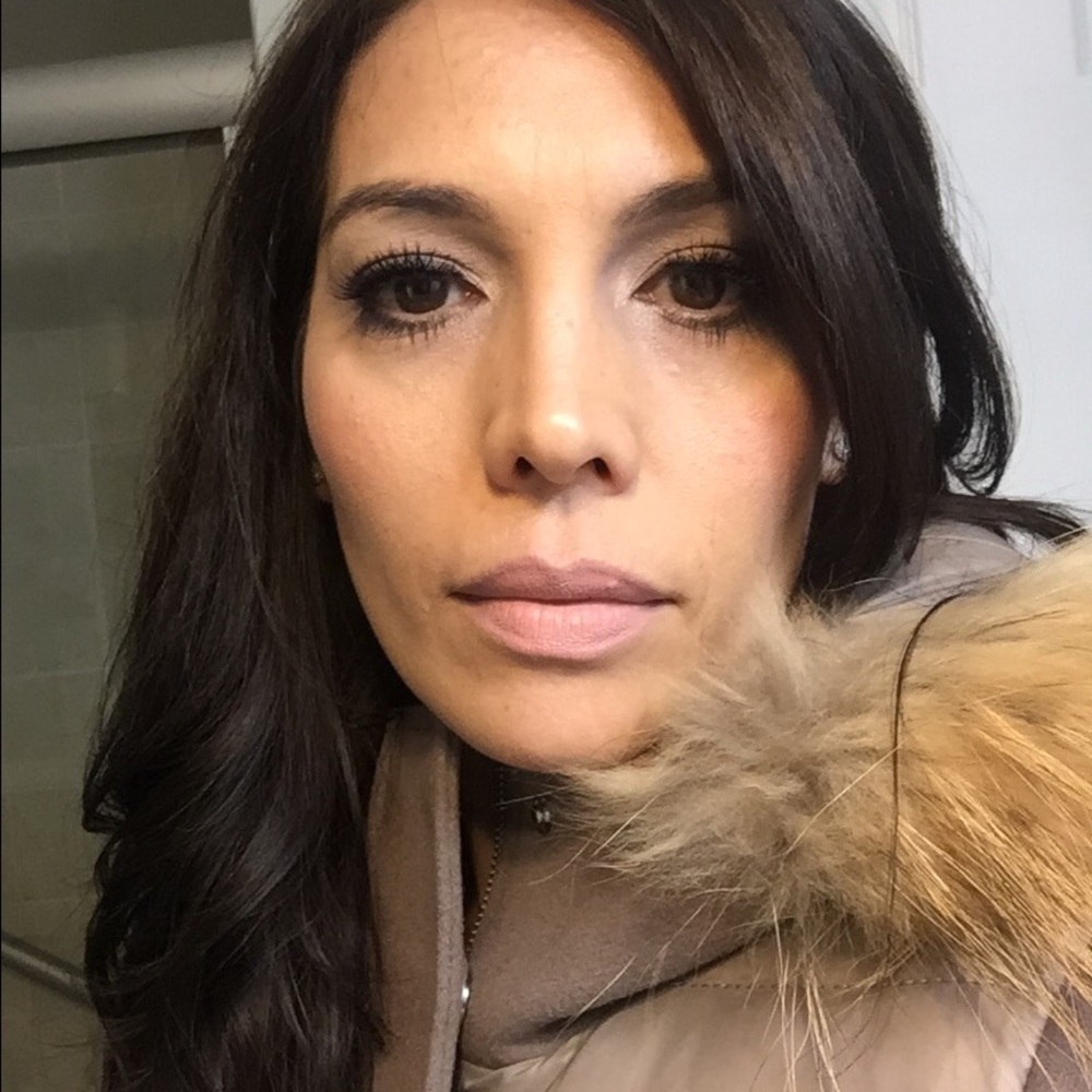 Meet your Posher, Deolinda