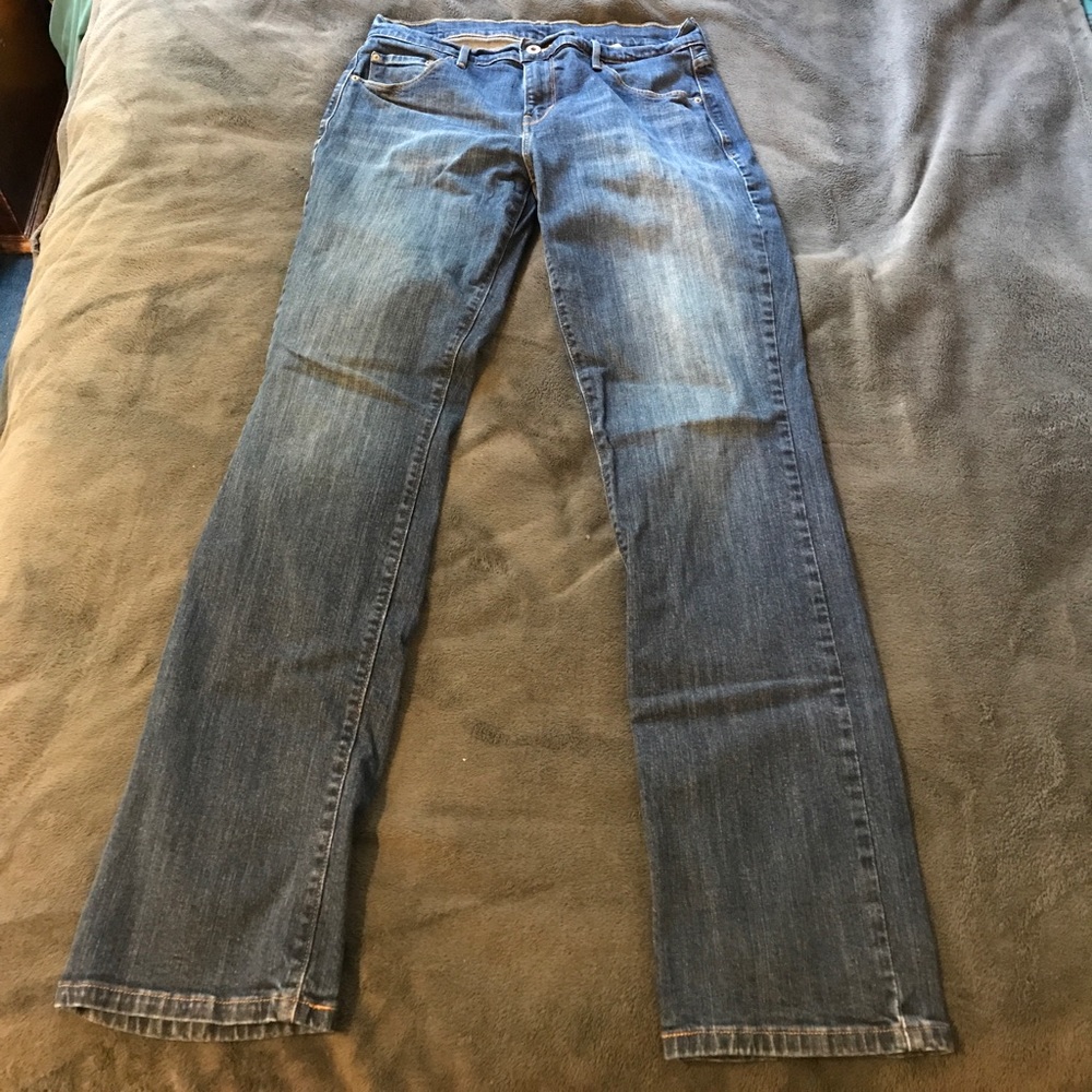 👖 jeans!! Levi's women's size 10 boot cut style.
