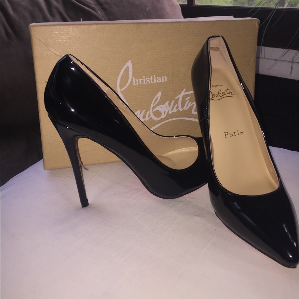 "Christian Louboutin" classic black pumps
