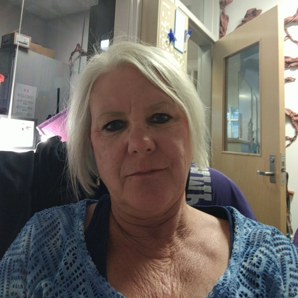 Meet your Posher, Lorie