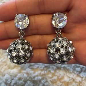 Cute dangle drop earrings! Silver color