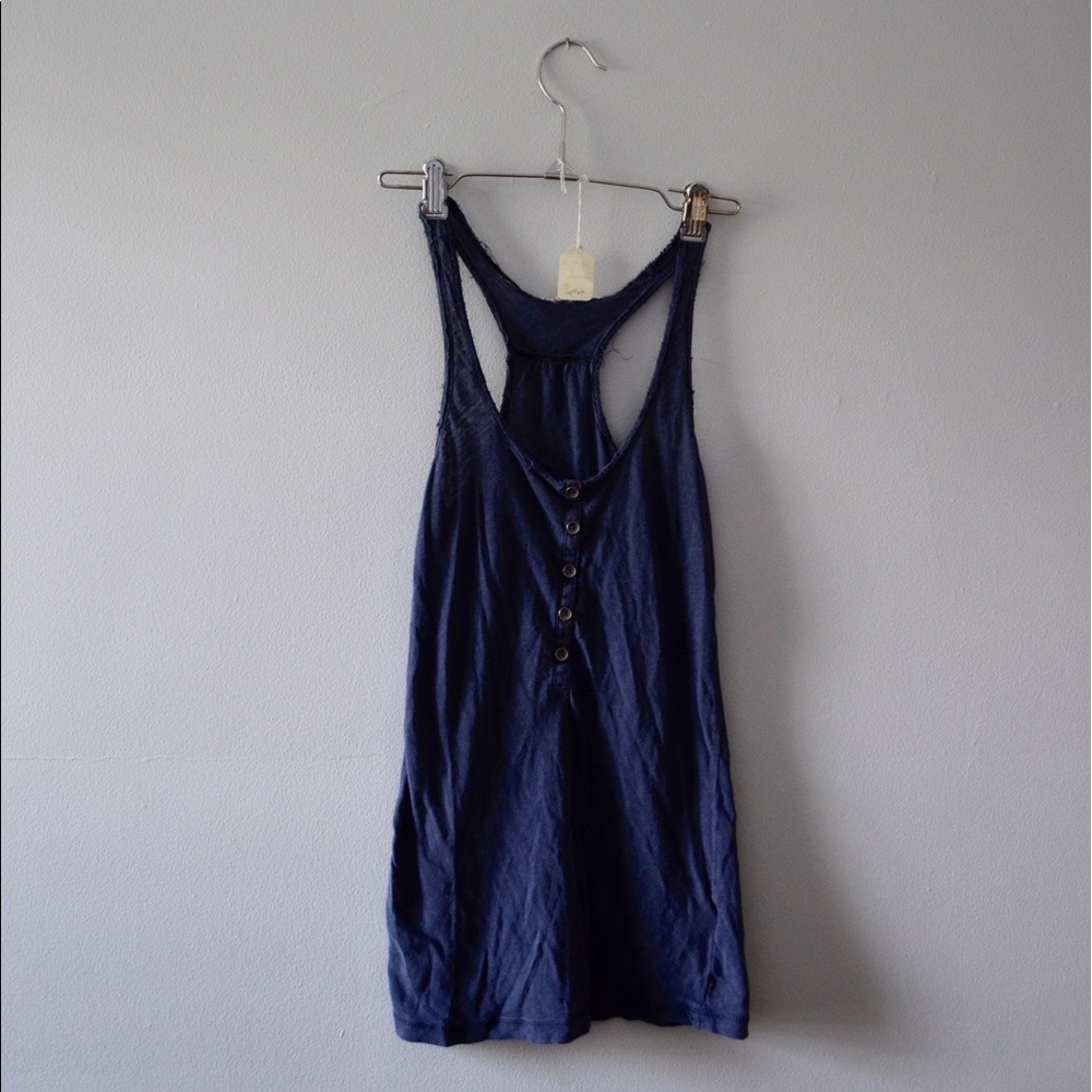 Blue 1/4 button Tank