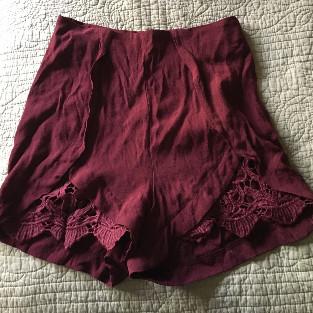 super high waisted maroon flowy shorts