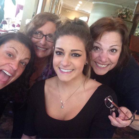 Meet your Posher, Janet - Picture 1 of 1