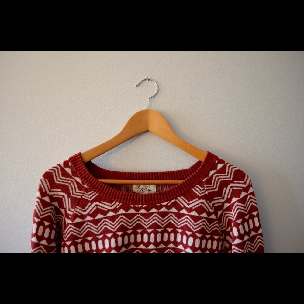 Geometric Pattern Sweater - Picture 2 of 3