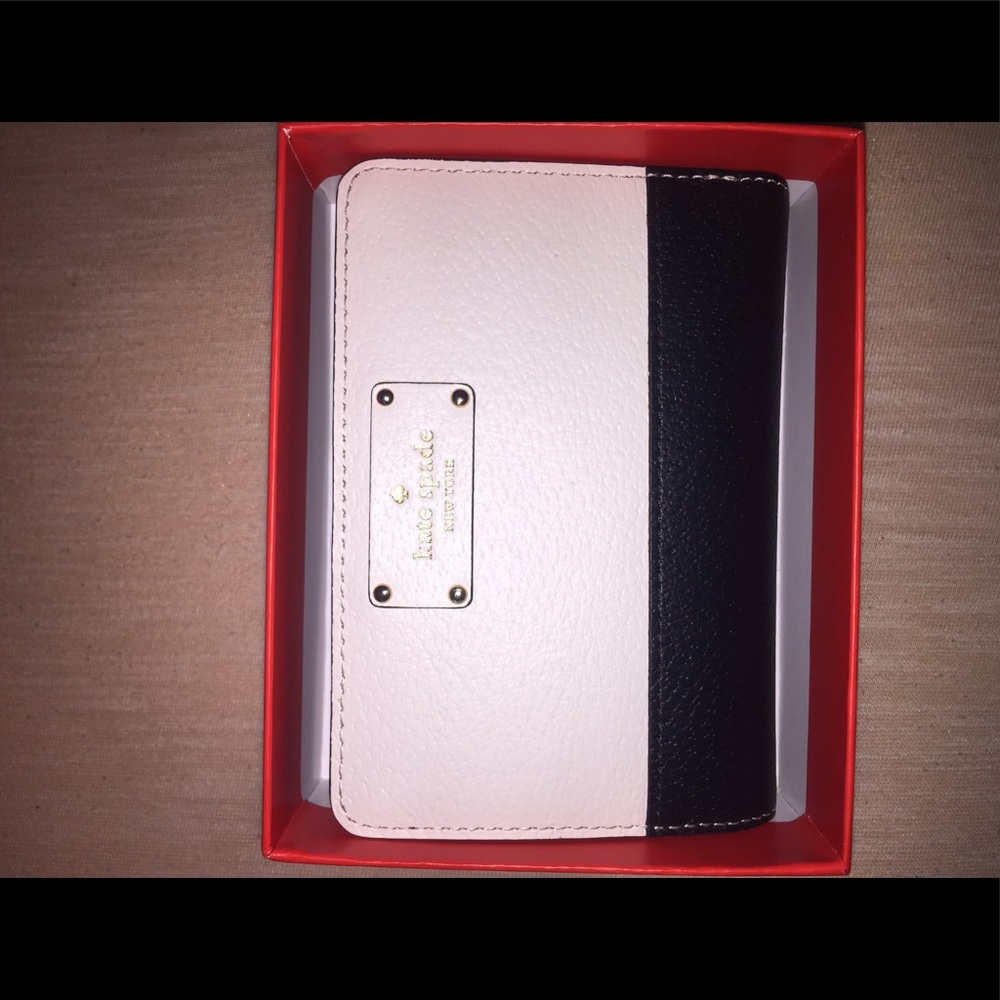 NWT KATE SPADE WALLET