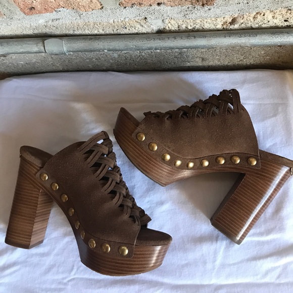 🌻SALE!🌻NEW! Michael Kors Suede Mules - Picture 2 of 4