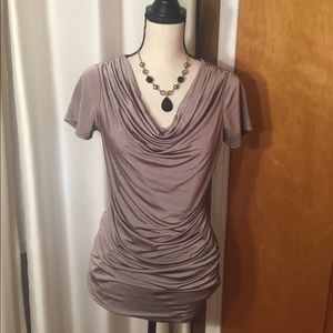 Flattering blouse in a beautiful taupe color.