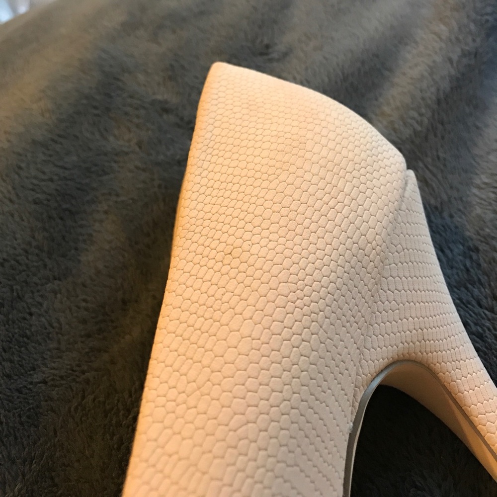 Heels - Picture 7 of 8