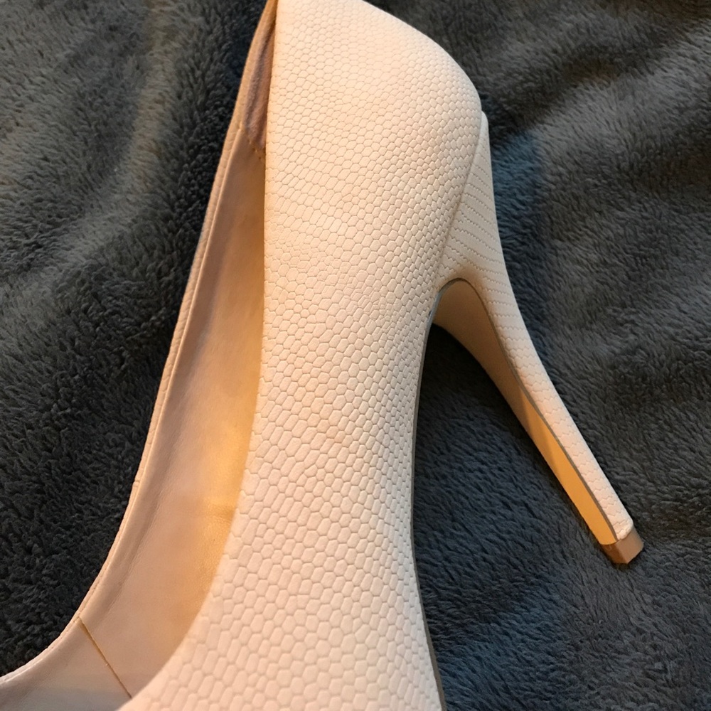 Heels - Picture 8 of 8