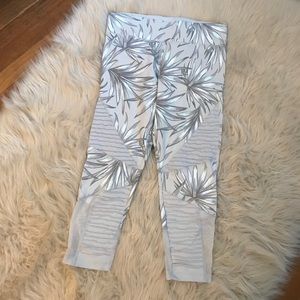 VS PINK Cropped Yoga Pant