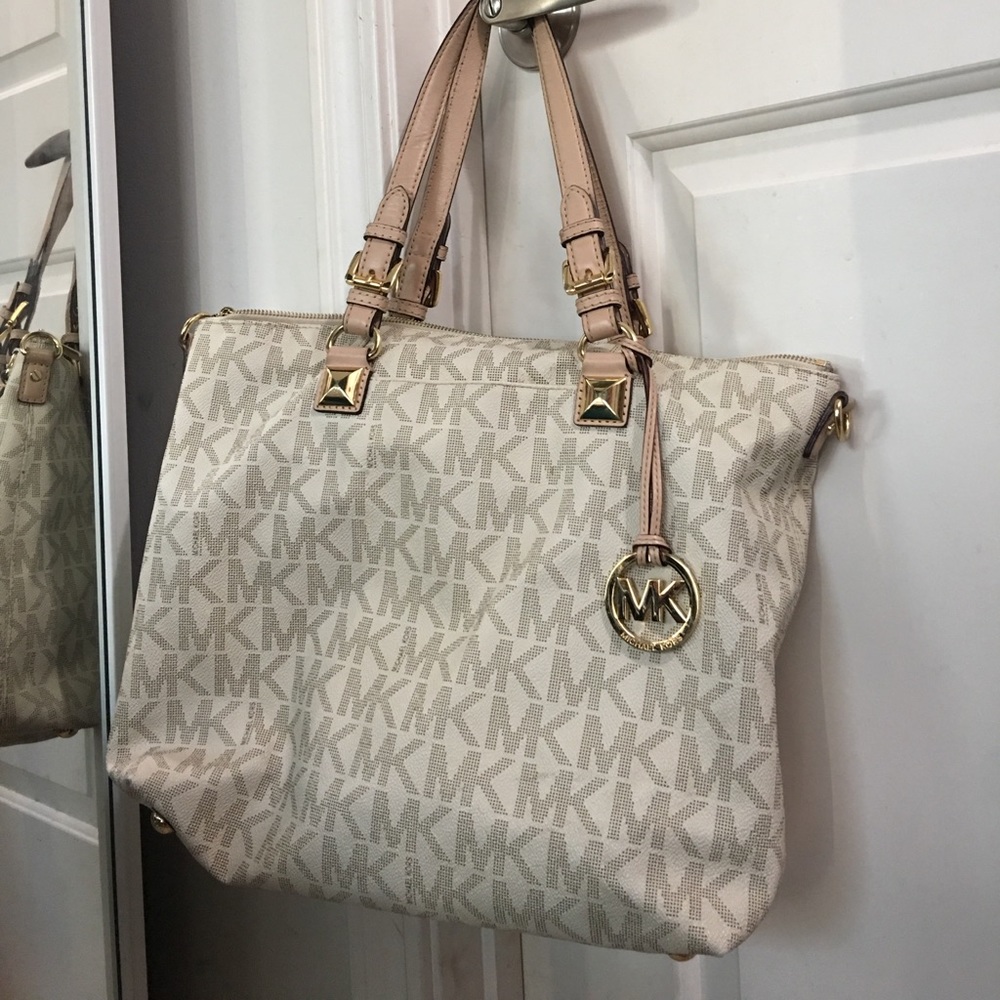 💕Michael Kors white and tan purse!💕