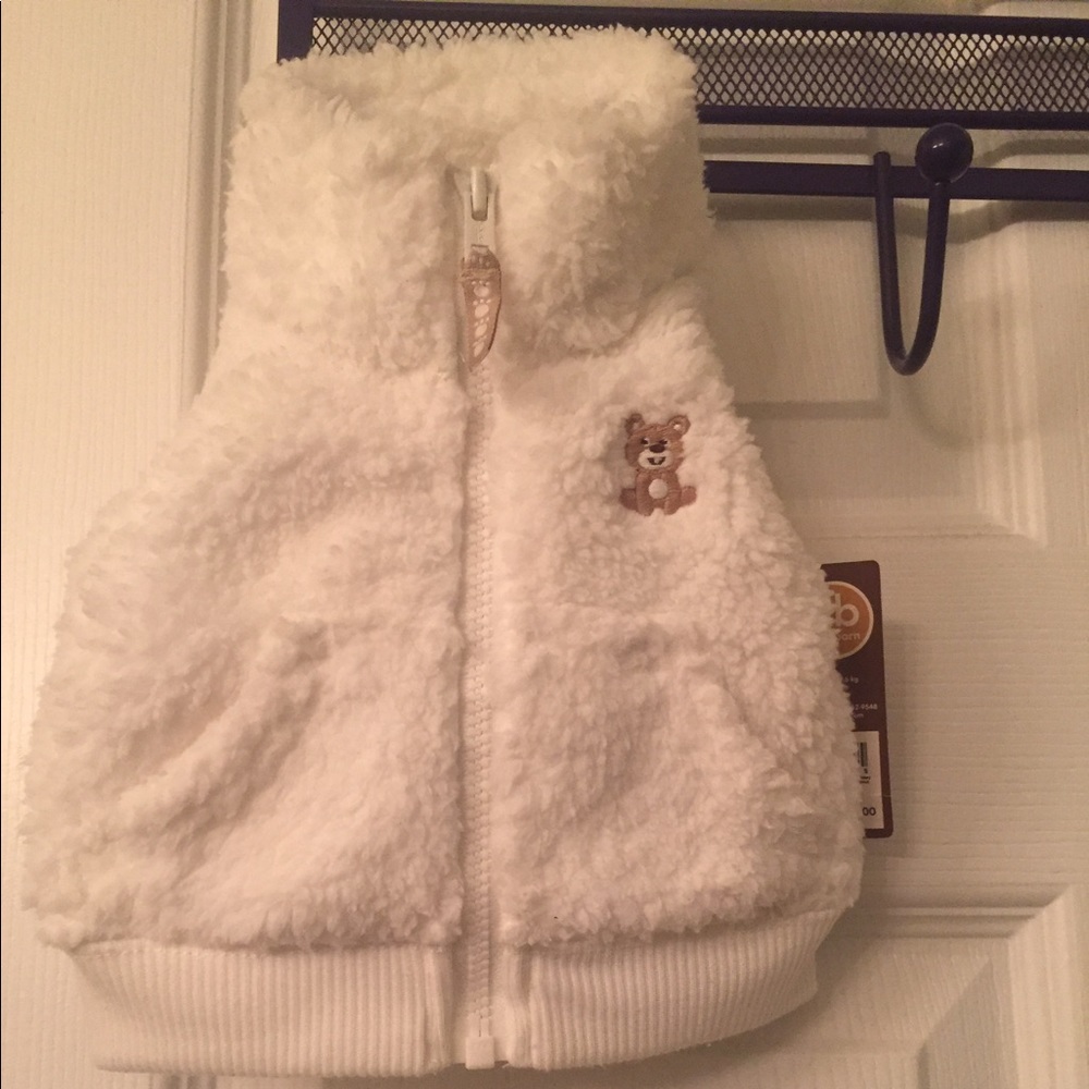 🏷 Carters newborn vest