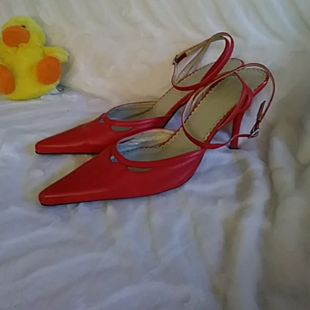 Coral 4" strappy ankle pointed front peep detail