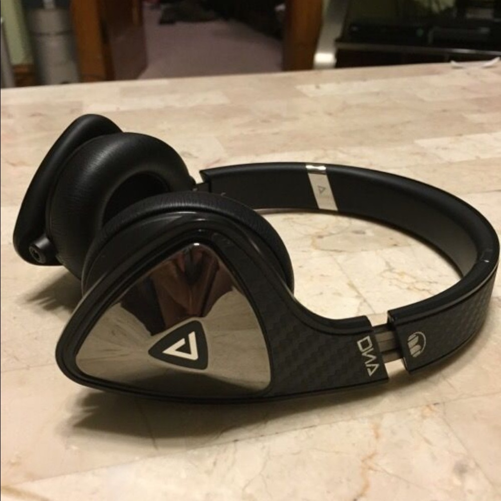 Monster DNA headphones