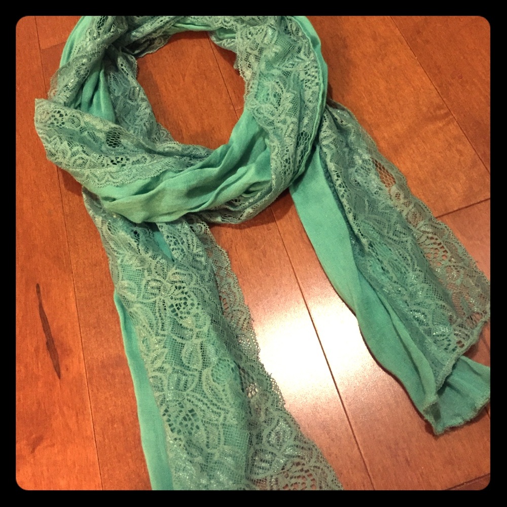 Scarf with lace detail