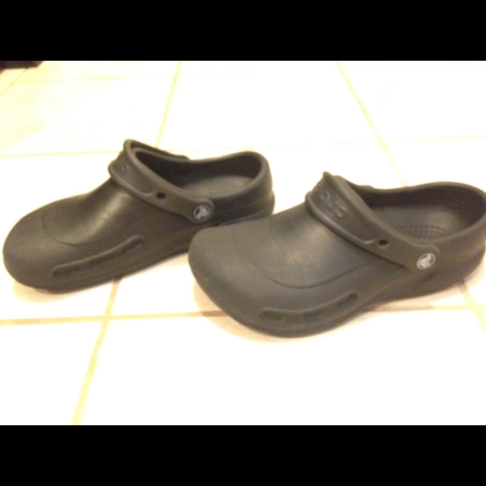 Black Specialist Crocs. Size 7W.Super comfortable!