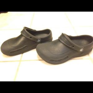 Black Specialist Crocs. Size 7W.Super comfortable!