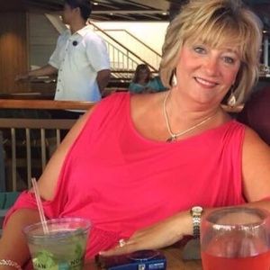 Meet your Posher, Carla