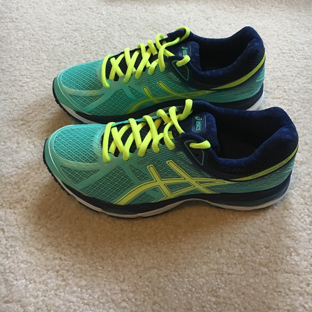 Asics shoes, never worn perfect condition