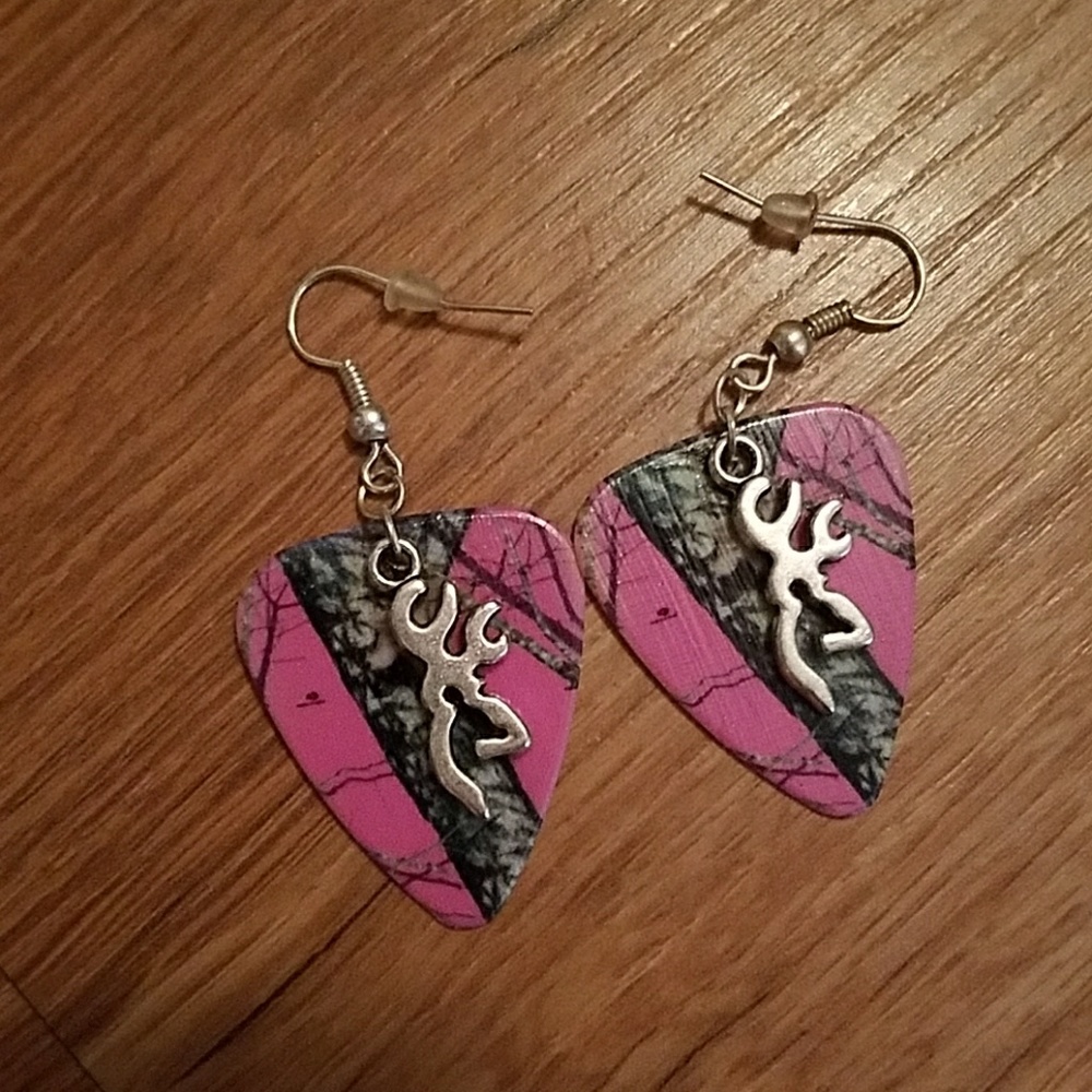 Browning pink camo ear rings