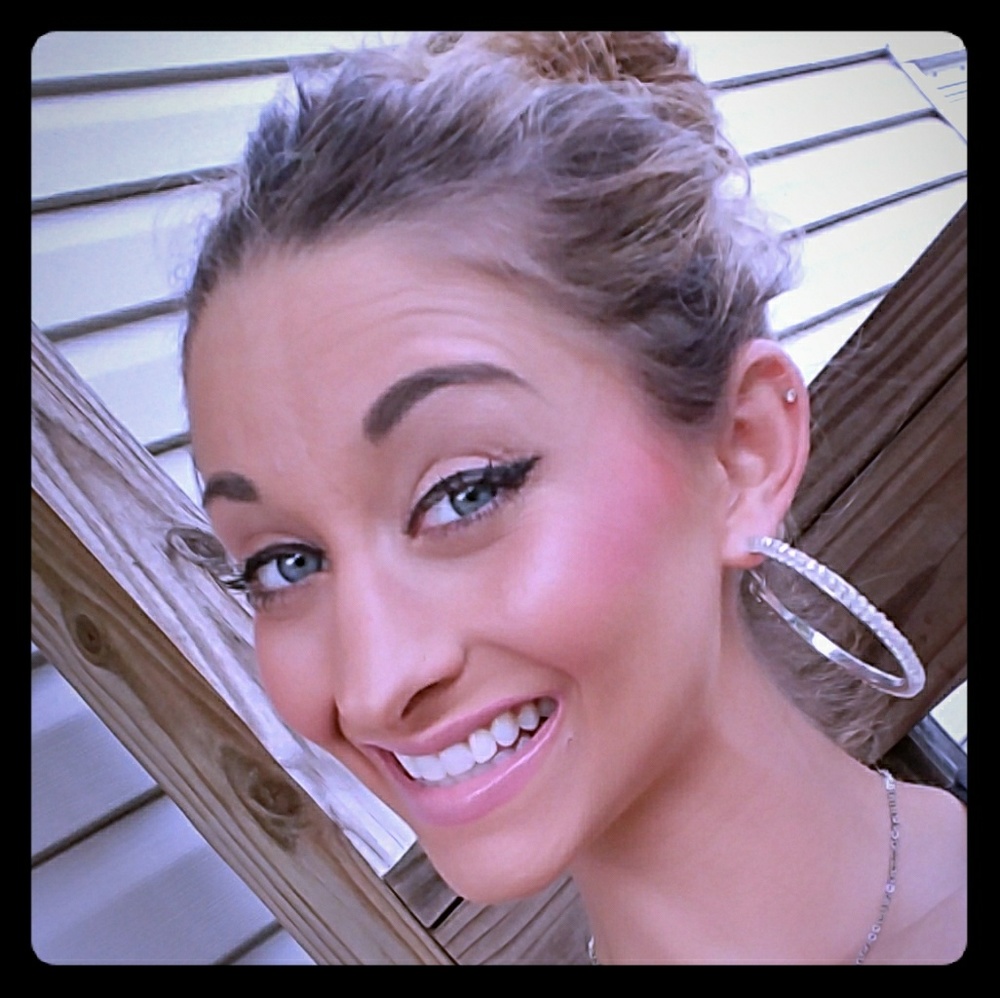 Hoop bling ear rings!!